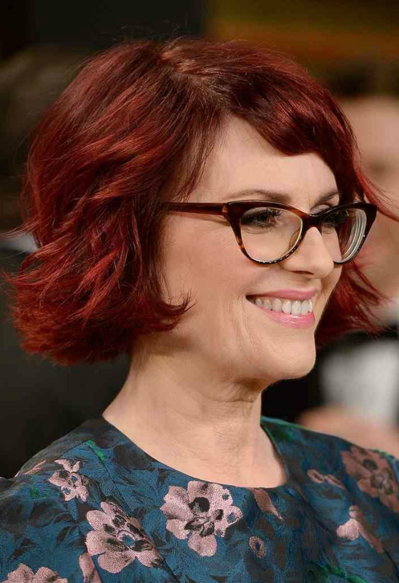 Frisuren Frauen ab 50 mit Brille Kurz: Perfekter Kurzhaarschnitt für stilbewusste Brillenträgerinnen