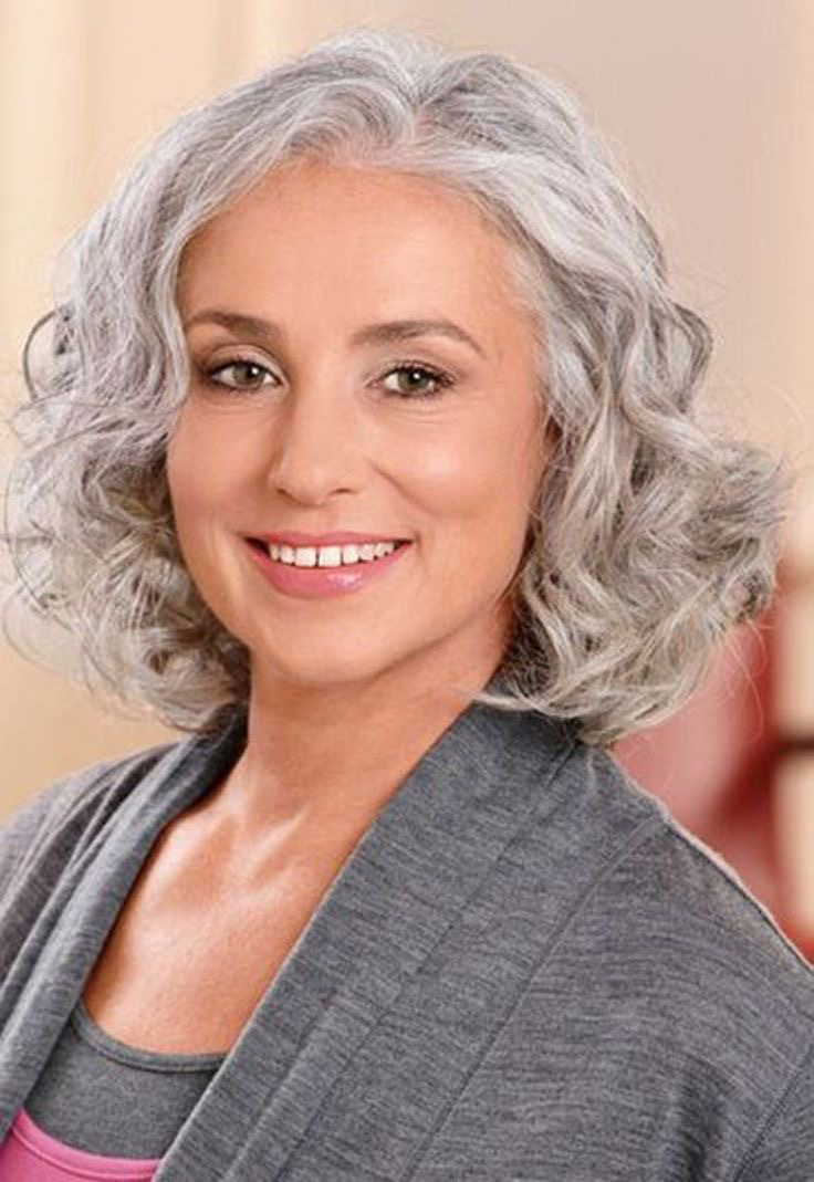 Frisuren für Damen mit grauen Haaren ab 50 – Elegant und Selbstbewusst