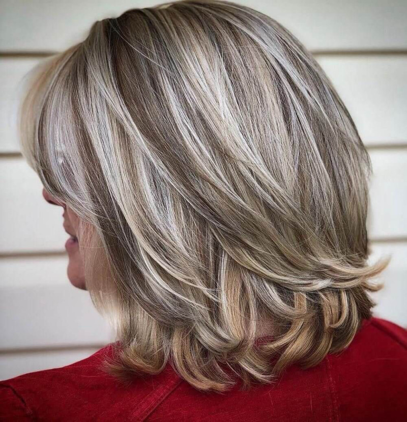 Frisuren ab 50 mittellang: Stilvolle Inspiration für zeitlose Eleganz