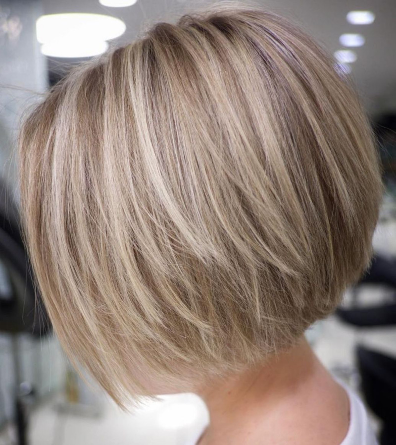 Kurze Bob Frisuren Feines Haar Blond – Leichtigkeit und Volumen Perfekt Kombiniert