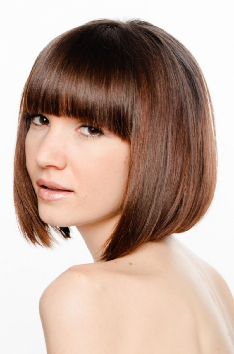 Bob Frisuren mit Pony in Braun – Zeitlose Eleganz mit moderner Note