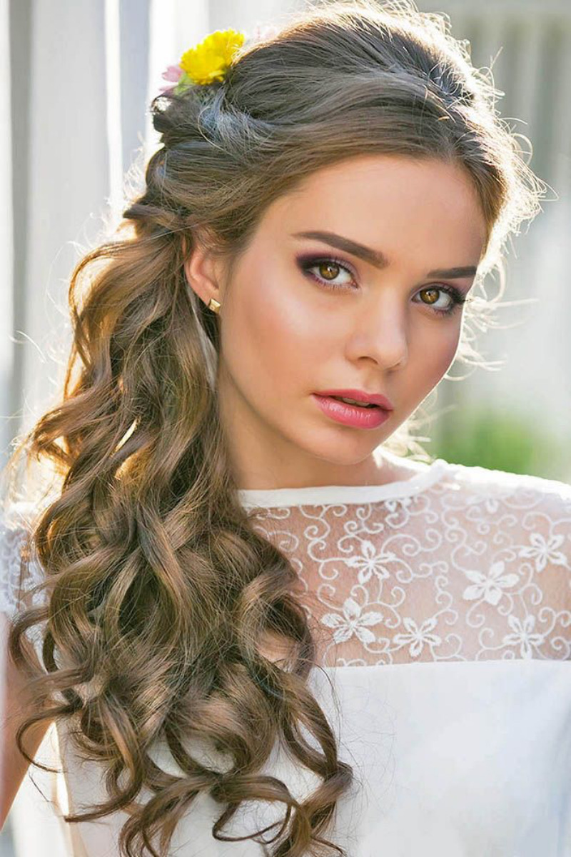 Frisuren Mittellanges Haar Hochzeit Gast Locken: Der Romantische Side-Ponytail