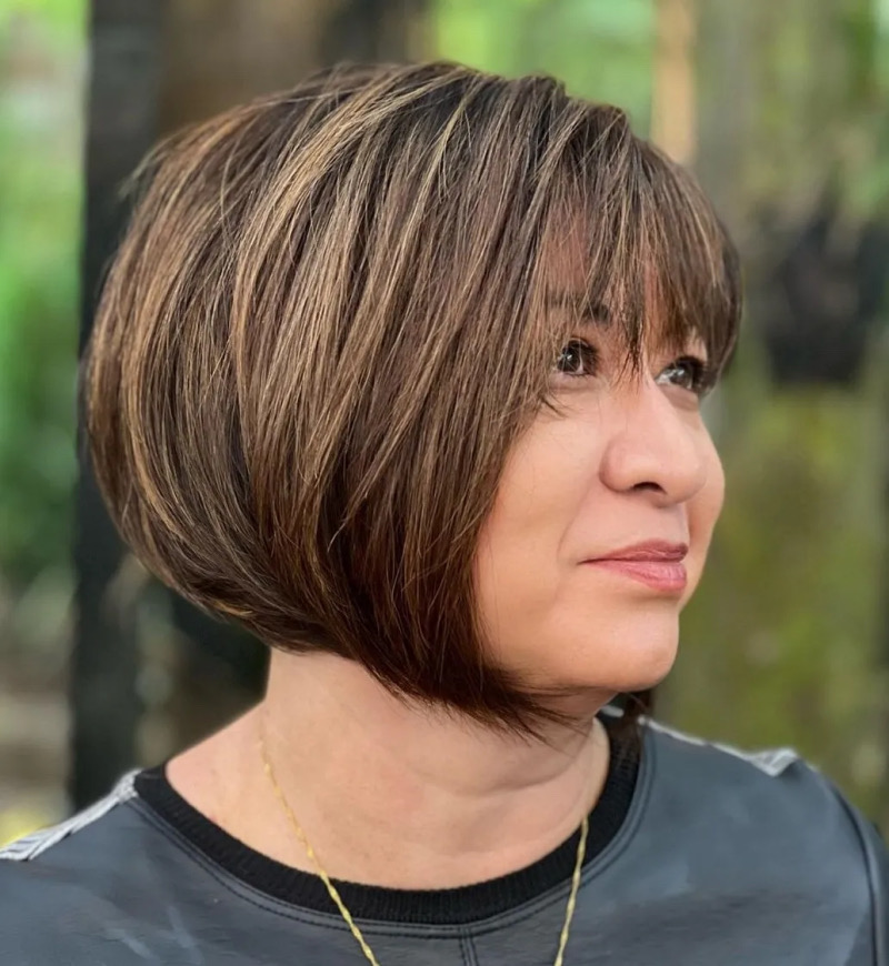 Bob Frisuren mit Pony ab 50: Modern, dynamisch und unwiderstehlich