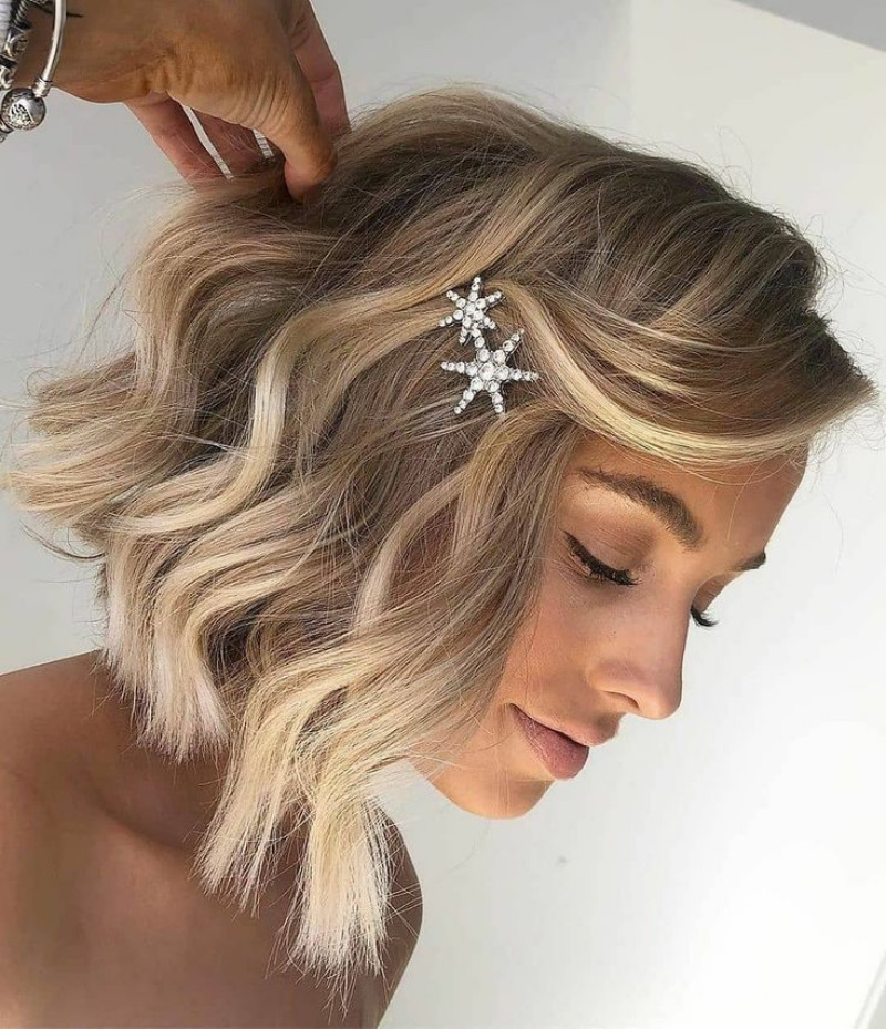 Einfache glamouröse Frisuren für mittellanges Haar